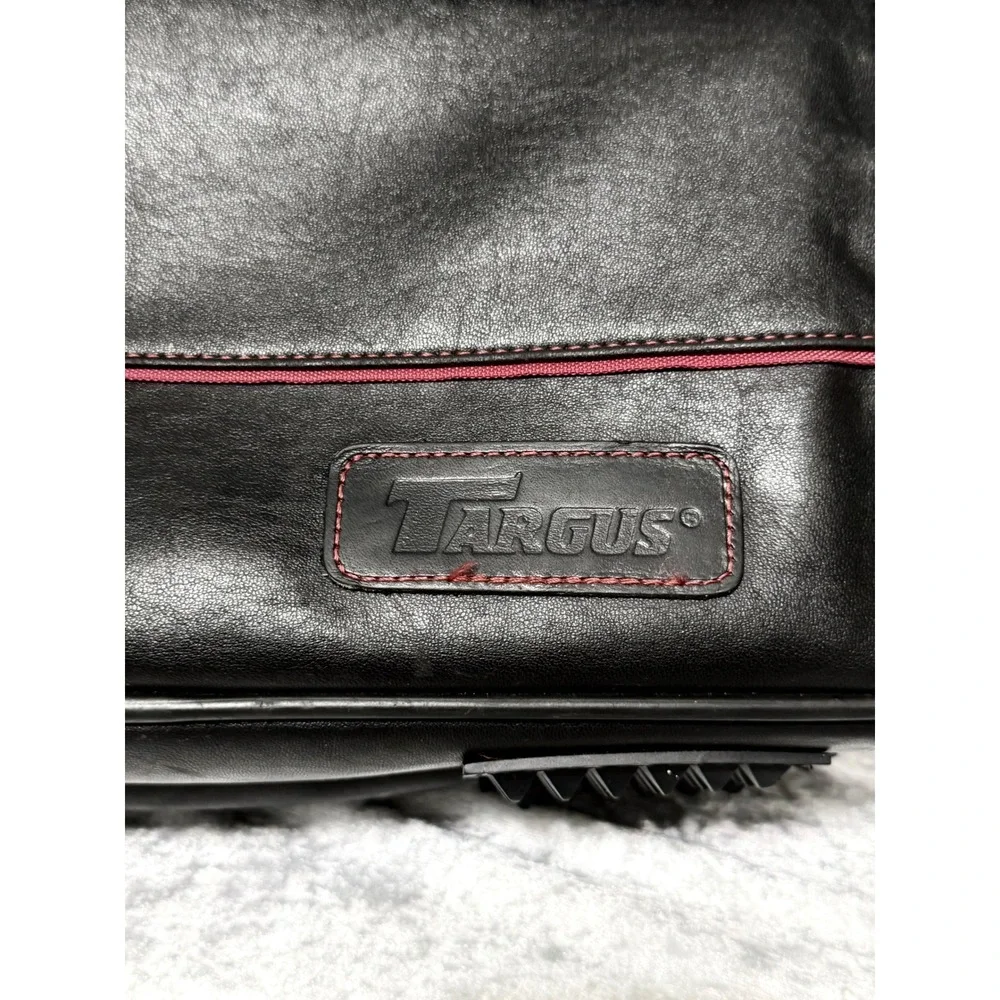 Targus Black Leather Laptop Messenger Bag Red Stitching Tech Case Carry‎ Strap